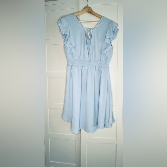 Light Backless Dress - Picture 1 of 2